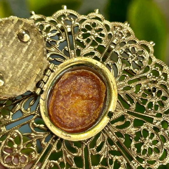 Vintage Filigree Solid Perfume Locket Brooch – Gold-Tone Pin / Pendant, - Picture 5 of 11